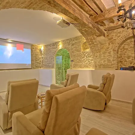 Ambasciata Azzurra By Posarellivillas Villa