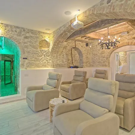 Ambasciata Azzurra By Posarellivillas *